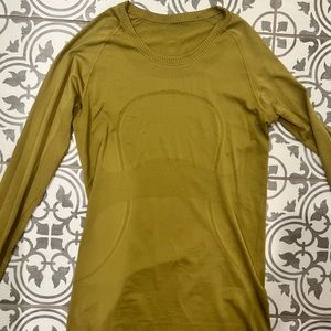 Lululemon size 10 swiftly long sleeve